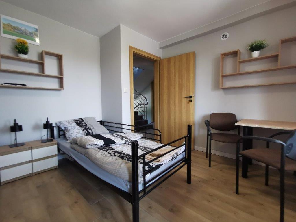 Tanie Noclegi, Kwatery, Pokoje Do Wynajecia , Targi Kielce Exterior foto